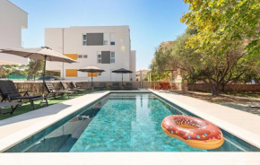 3 Bedroom Beautiful Home In Novalja